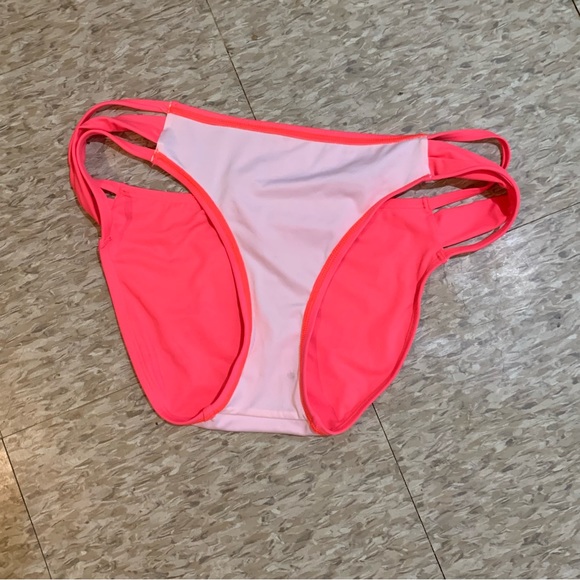 ♦️SOLD♦️ Bikini Bottoms • Victoria’s Secret PINK strappy low rise cheeky Lg - Picture 5 of 6